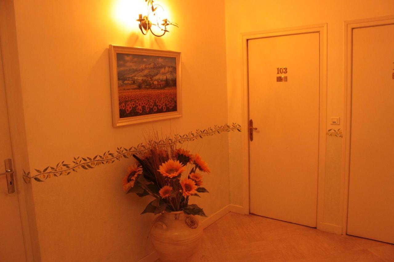 Hotel Le Concorde Aix-en-Provence Pokoj fotografie
